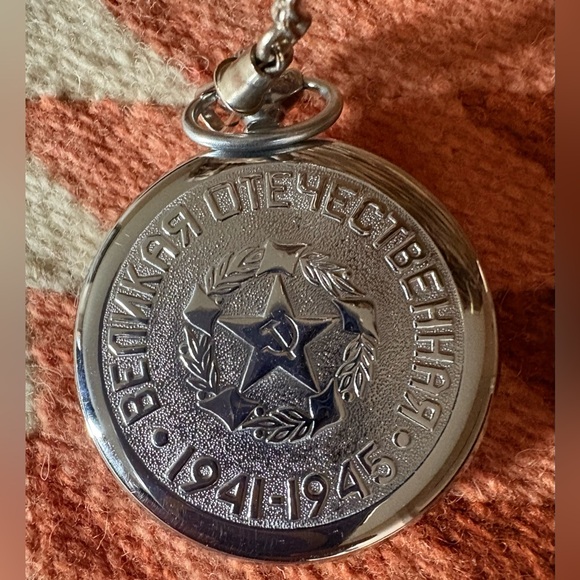 Vintage Russian Molnija Pocket Watch with Chain - Picture 4 of 6
